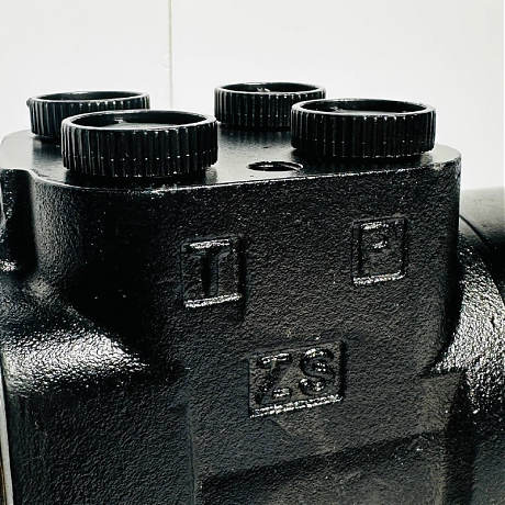 81EK-00010 Насос-дозатор рулевой (101S-250). Фото 5
